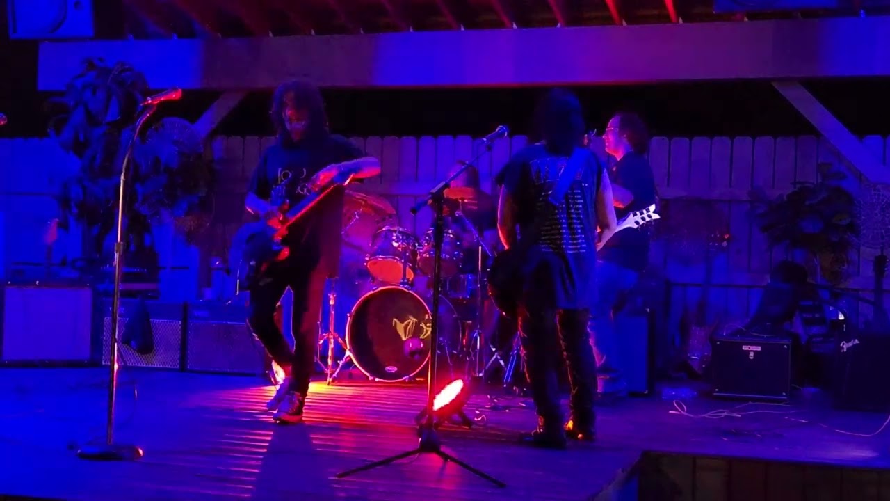 outside 410 marios grille PA johnathen and david granati