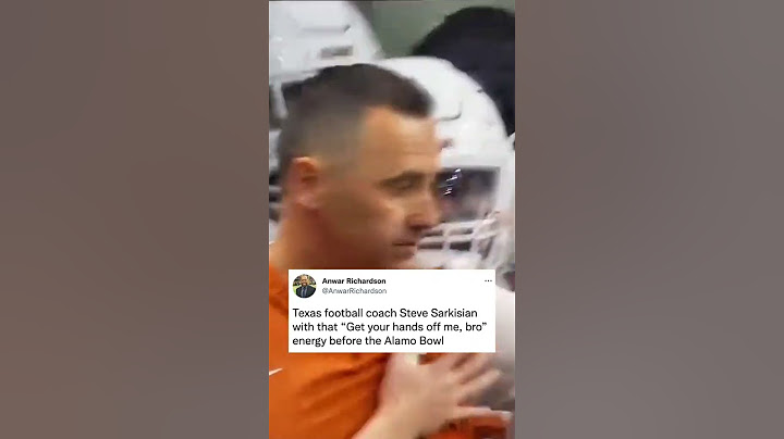 Texas HC Steve Sarkisian before running out on the field for the Alamo Bowl #shorts