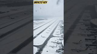 Tormenta invernal provoca retrasos y cancelaciones de vuelos en Estados Unidos • Viajeros afectados