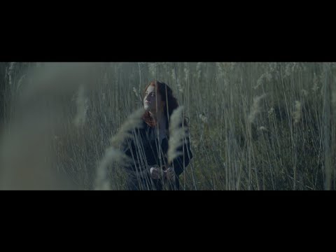 Juliette Moraine - Pourvu qu'on m'aime (Clip Officiel)