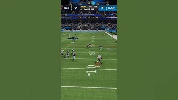 Justin Fields rolls out for the easy completion #madden24 #nfl #chicagobears #justinfields #gaming