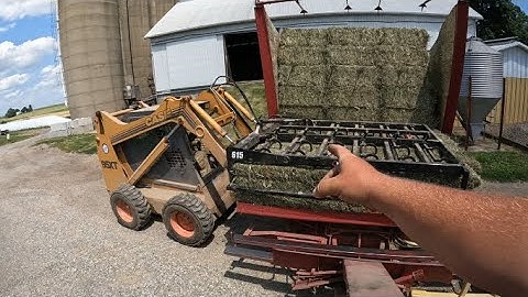 Making hay with New Holland Stack wagon