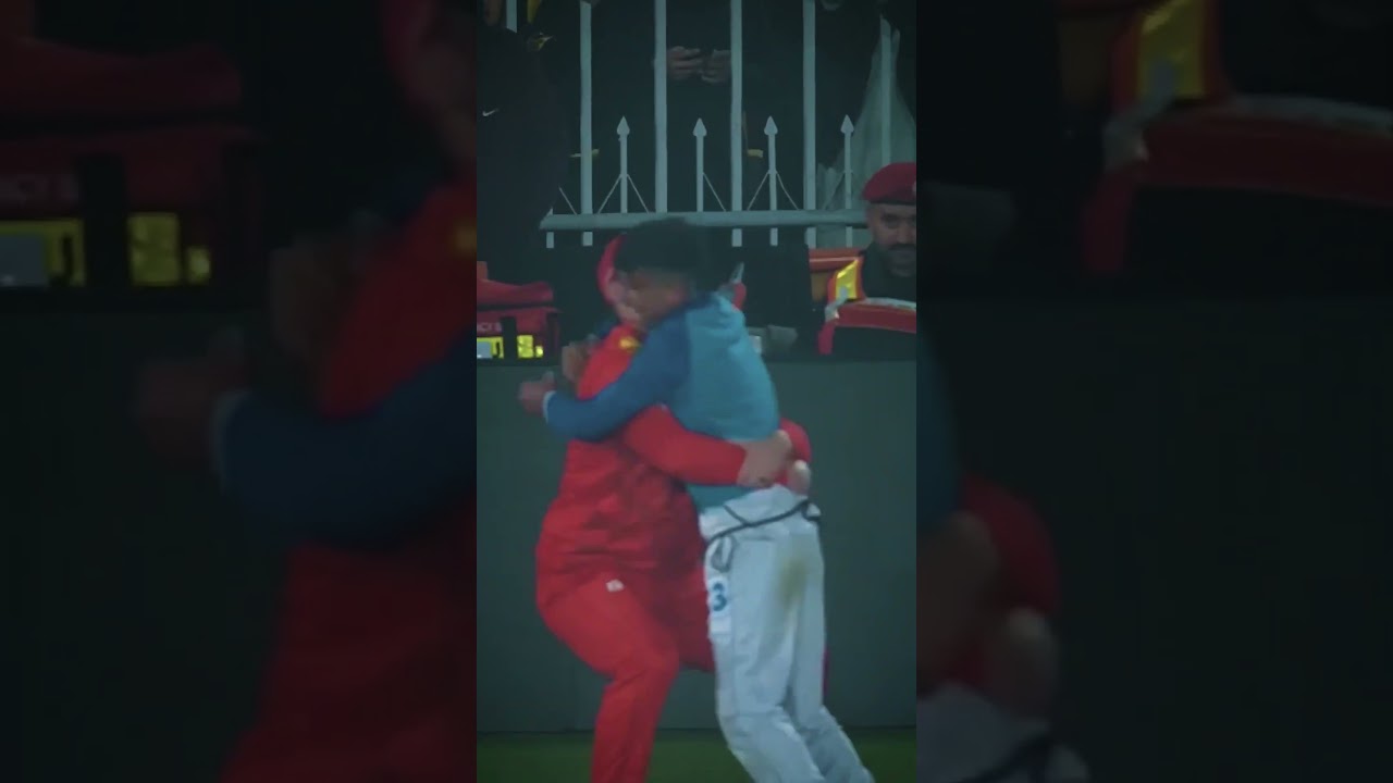 The ball boy x Colin Munro