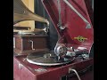 藤山 一郎 ♪千鳥格子♪(戀の湯の町)1933年 78rpm record. Columbia Model No G ー 241 phonograph