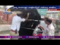 Allu Arjun and Kalyan Ram cars stopped by Traffic police