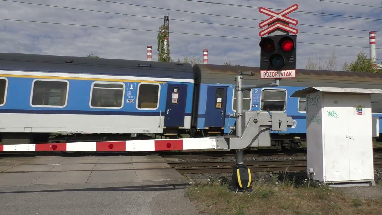 Železniční přejezd Dolní Beřkovice - Hněvice elektrárna 2 P2408