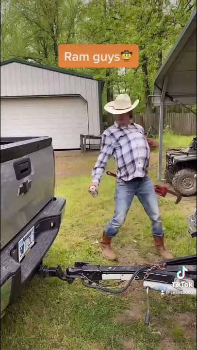How Dodge guys hook up their boat!!!🤠