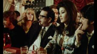 Edwige Fenech...shake
