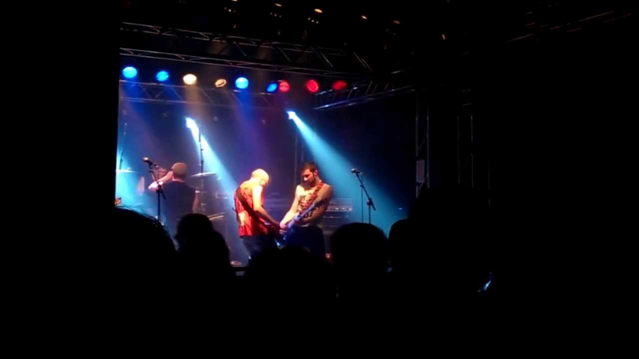 "Die Kellerratten" im "Mau Club " in Rostock mit "Für immer Punk"