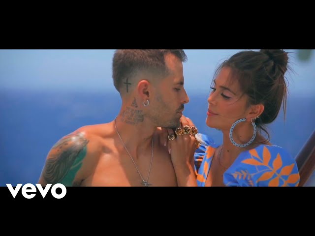 Greeicy, Mike Bahia - Los Errores (Music Video) class=