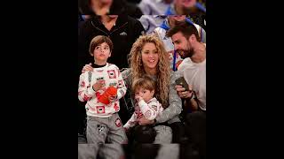 Shakira with her lovely kids❤️❤️😍😍😘😘#shakira #shorts #gerardpique #goal #treding #singer #hollywood