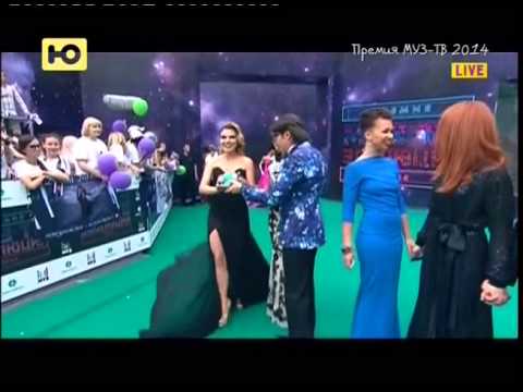 ЮЛИЯ ПЛАКСИНА на красной дорожке "Премии МУЗ-ТВ"