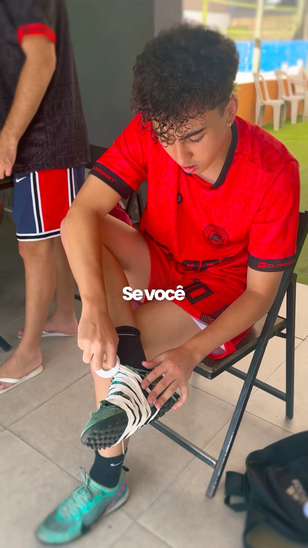 JOGUEI UM X1 COM MINHA CHUTEIRA EXPLODIDA E PERDI FEIO! ?
