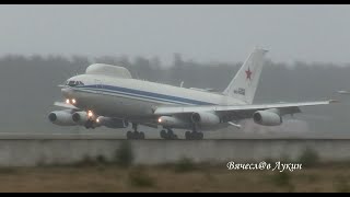 Ил-80 (Ил-86ВзПУ) Конвейер, и уход на второй круг в сильный дождь