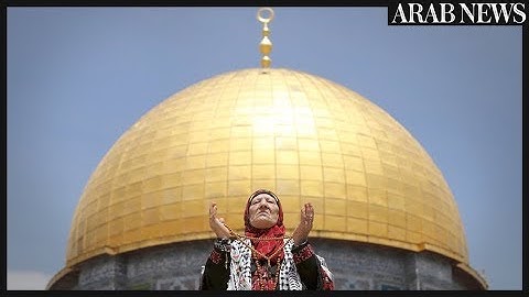Huge crowds pray at Jerusalem’s Al-Aqsa for first Ramadan Friday