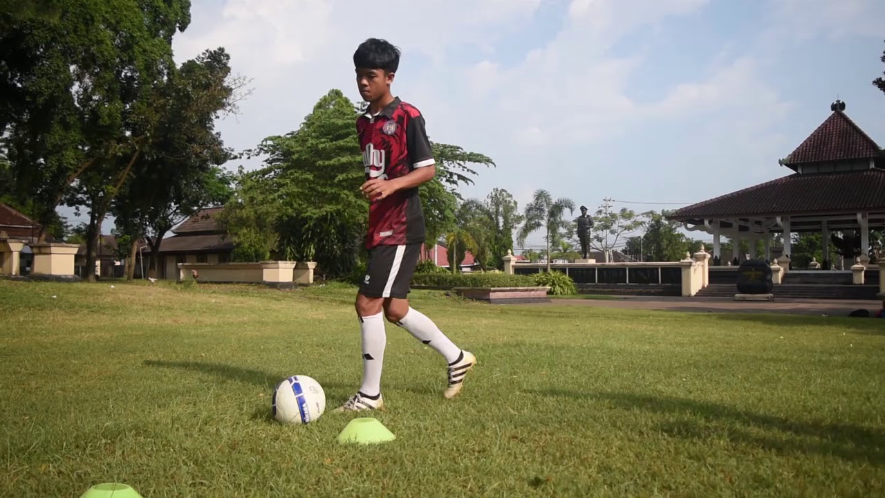 Teknik dasar sepak bola   FIK UNY