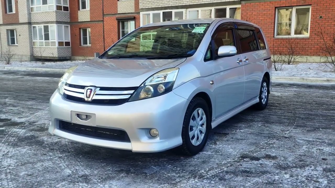 В продаже Toyota ISIS PLATANA