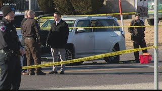 2 St. Louis police officers shot in north St. Louis County, 1 in critical condition
