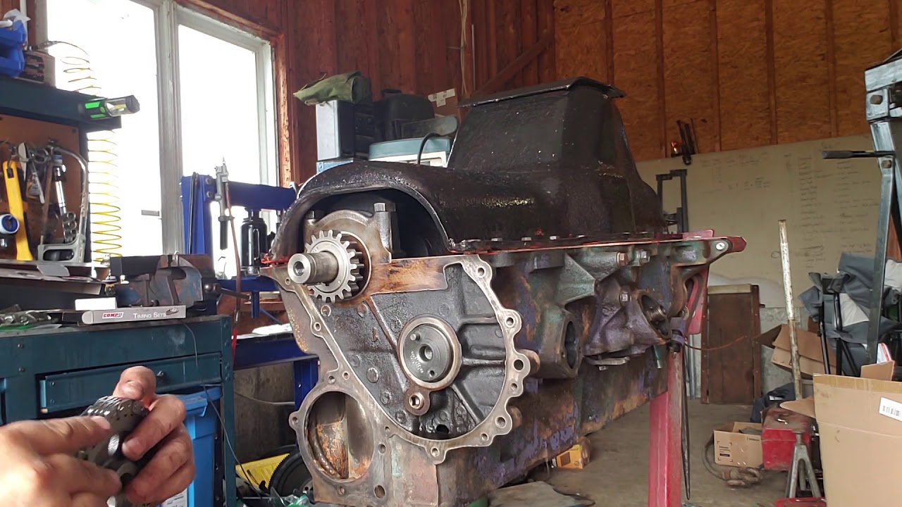 Installing the Cam and valvetrain in the 82 Jeeps 258ci. YouTube