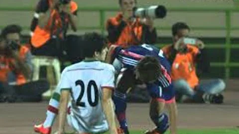 サッカー 日本代表 清武 イラン代表アズムンとの競り合いで乱闘寸前 日本vsイラン Japan Vs Iran Battle 15 10 13 Mp3 サッカー 日本代表 清武 イラン代表アズムンとの競り合いで乱闘寸前 日本vsイラン Japan Vs Iran Battle 15 10 13 Mp3