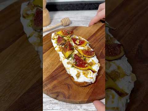 Tosta de higos y burrata… ¡está de locos! 👨🏻‍🍳 #recetas #youtubeshorts