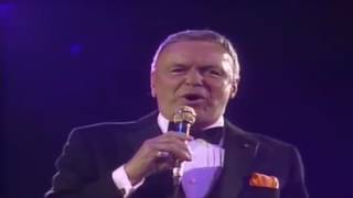 Fly Me To The Moon Frank Sinatra (Live in HD)