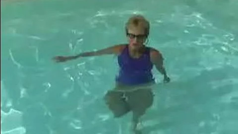 Water Aerobics Exercises : How to Combine Moves in...