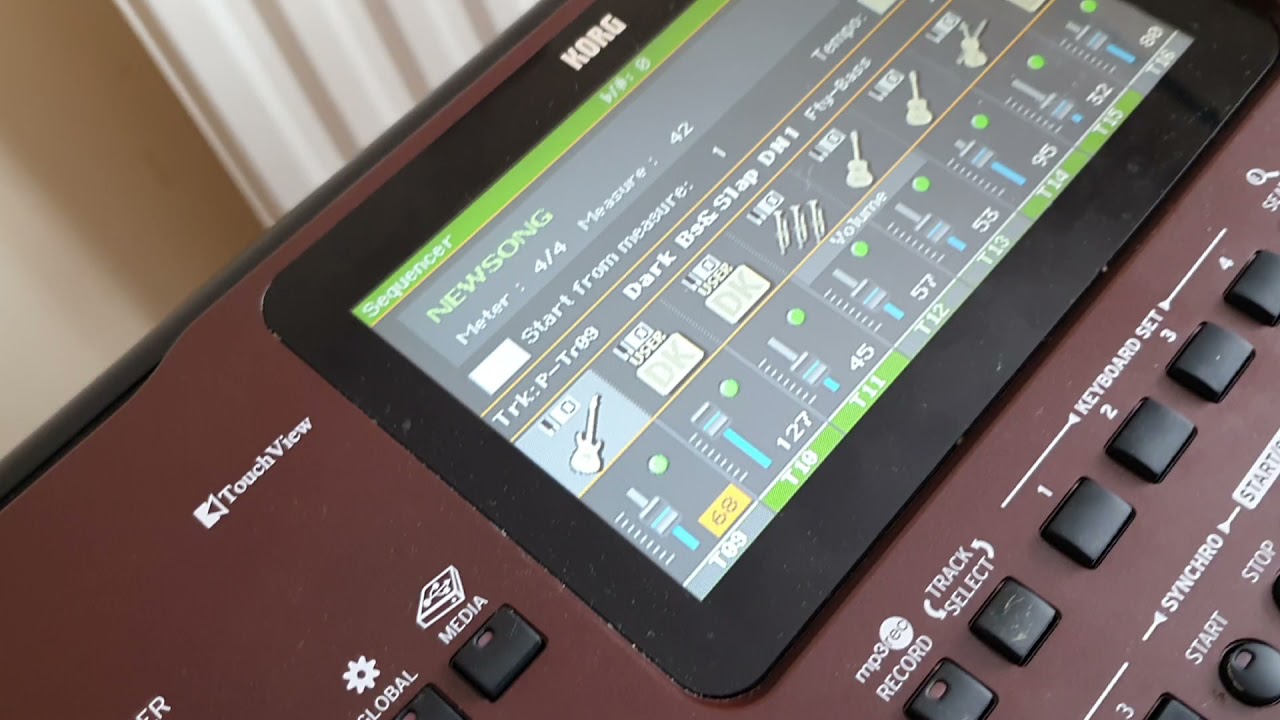 Korg Pa700- Fox Stylos 2021