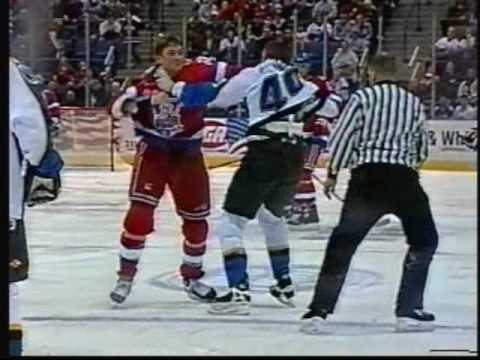 AHL: Eric Godard vs Christian Gosselin