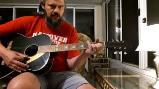 Vídeo de During the verses, the guitar plays the riff shown - the chords marked are