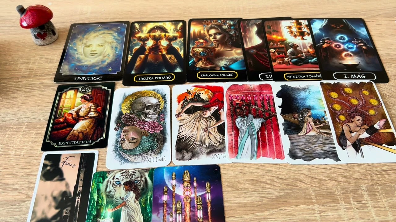 🤔Cítíš,Že Na Teba Myslí?❓Čo Mu Ohľadne Teba Nedá Spávať?💞🤔Odkazy Od Neho/ Výklad Tarotu Láska 💜