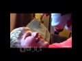 يعععععع تقيء في فمه