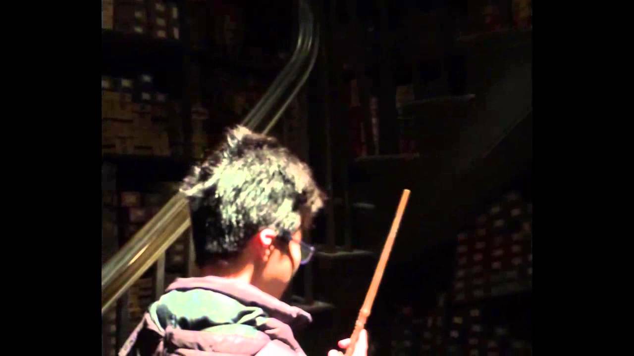 Usjハリーポッターオリバンダーの店で杖の番人に指名された人だけの特典とは Youtube