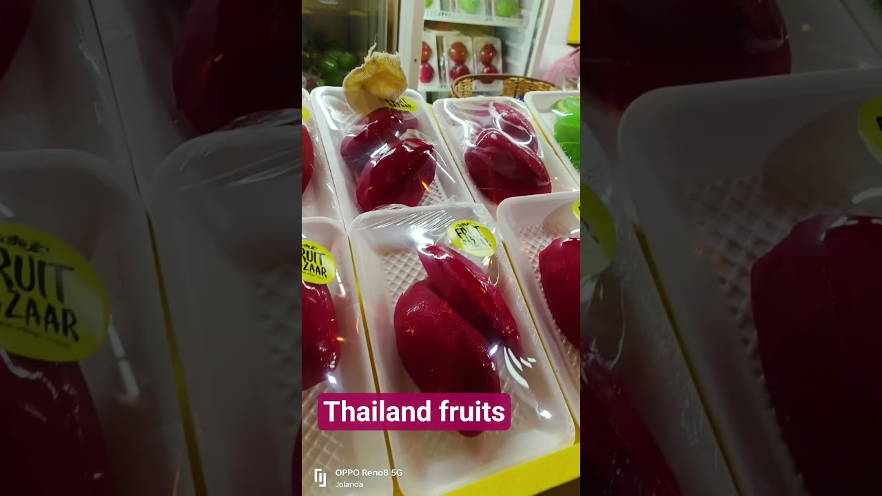 Different colors  of mangoes #thailandfruits #abudhabi #inabudhabi #travel