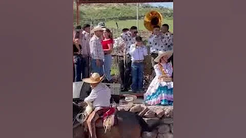 Jos Flores Jr y Banda Santa Cruz - El Corrido de C...