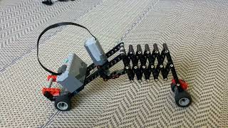 Lego Technic inchworm/caterpillar vehicle (MOC)