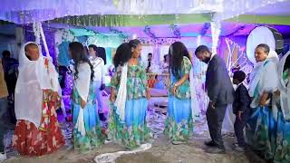 ዳዊት ኣለማ (ወዲ ኣለማ) ውዕውዕ ውራይ ምስ ዓበይቲ ወለዲ 