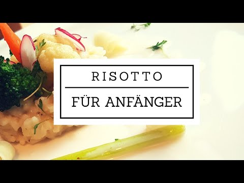 Video: Wie Man Hühnchen Mit Pilzrisotto Und Grüner Sauce Kocht