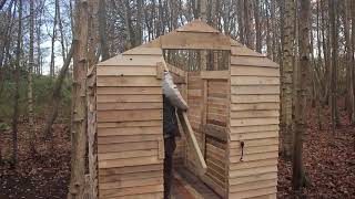 casa cabana silpes palete Building an Off Grid Cabin using Free Pallet Wood  A Wilderness Project