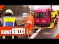 Schwerer Autobahn-Unfall: Straßenmeisterei räumt auf! | Achtung Kontrolle | kabel eins