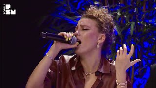 Serenay Sarıkaya - Sevmekten Kim Usanır