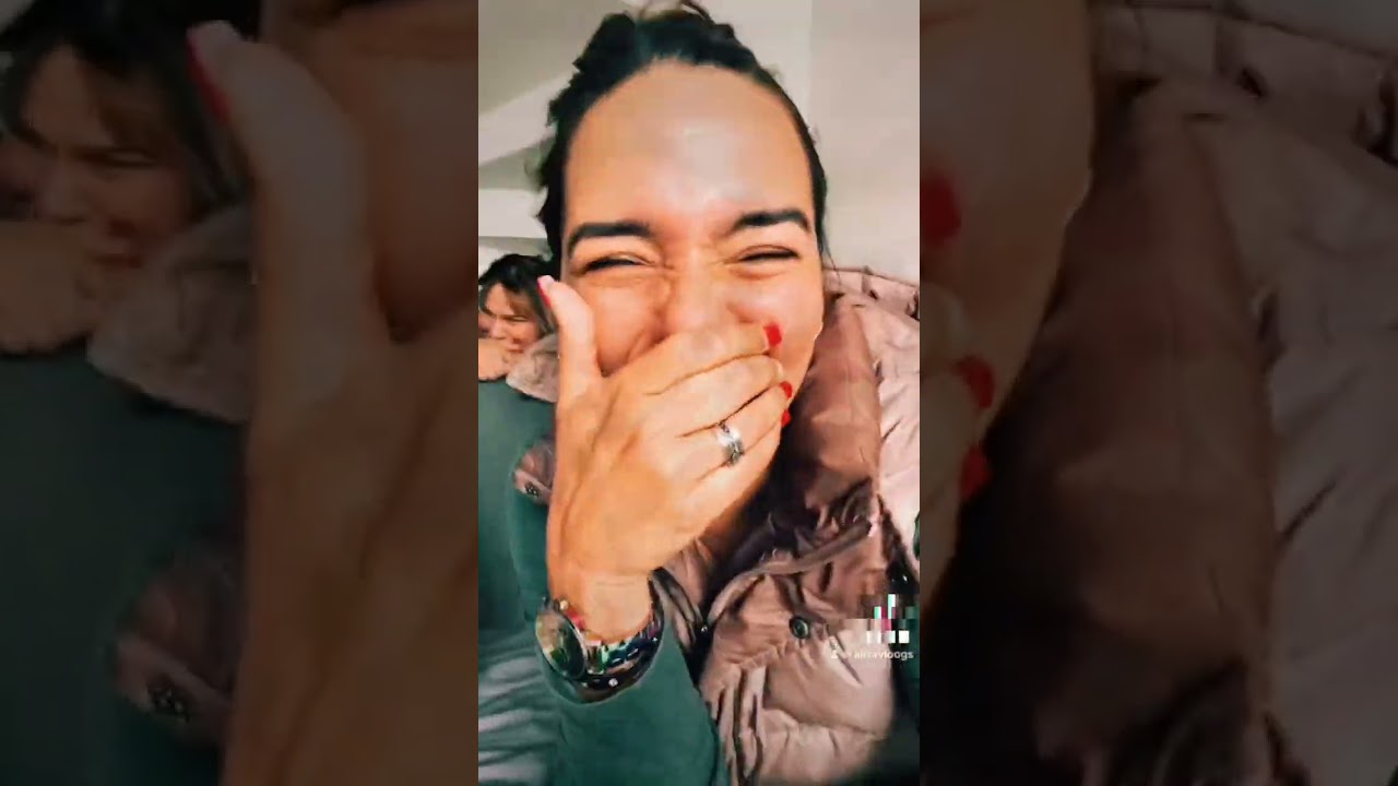 С таким дедушкой он знает меня настолько хорошо, что даже подражает мне, он сделал его винтажным