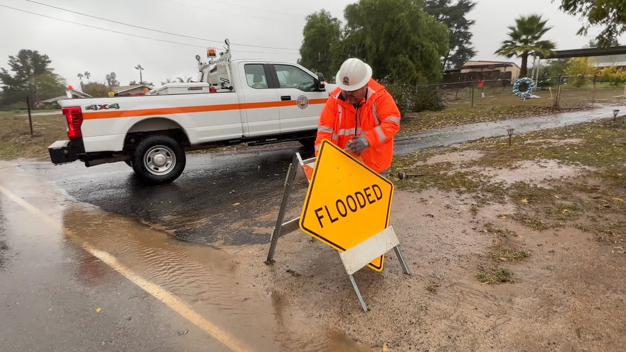 Public Road Crews Busy Keeping Roads Safe During Storms - YouTube
