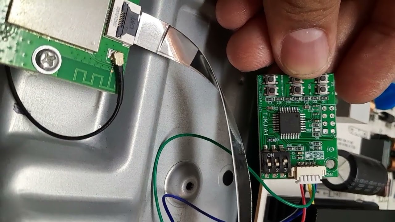 Recuperando tv Hyundai HYLED5520A4KM, con tcon JUC7.820.00299247, El cual llego sin imagen