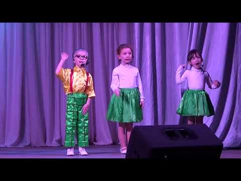 Пісенька про сліди зразковий вокальний ансамбль Глорія