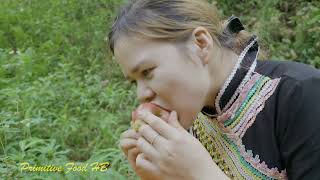 Primitive Life: Forest Man Meets A Ethnic Girl Tropical Fruit Harvest | Eating Delicious | Part 02