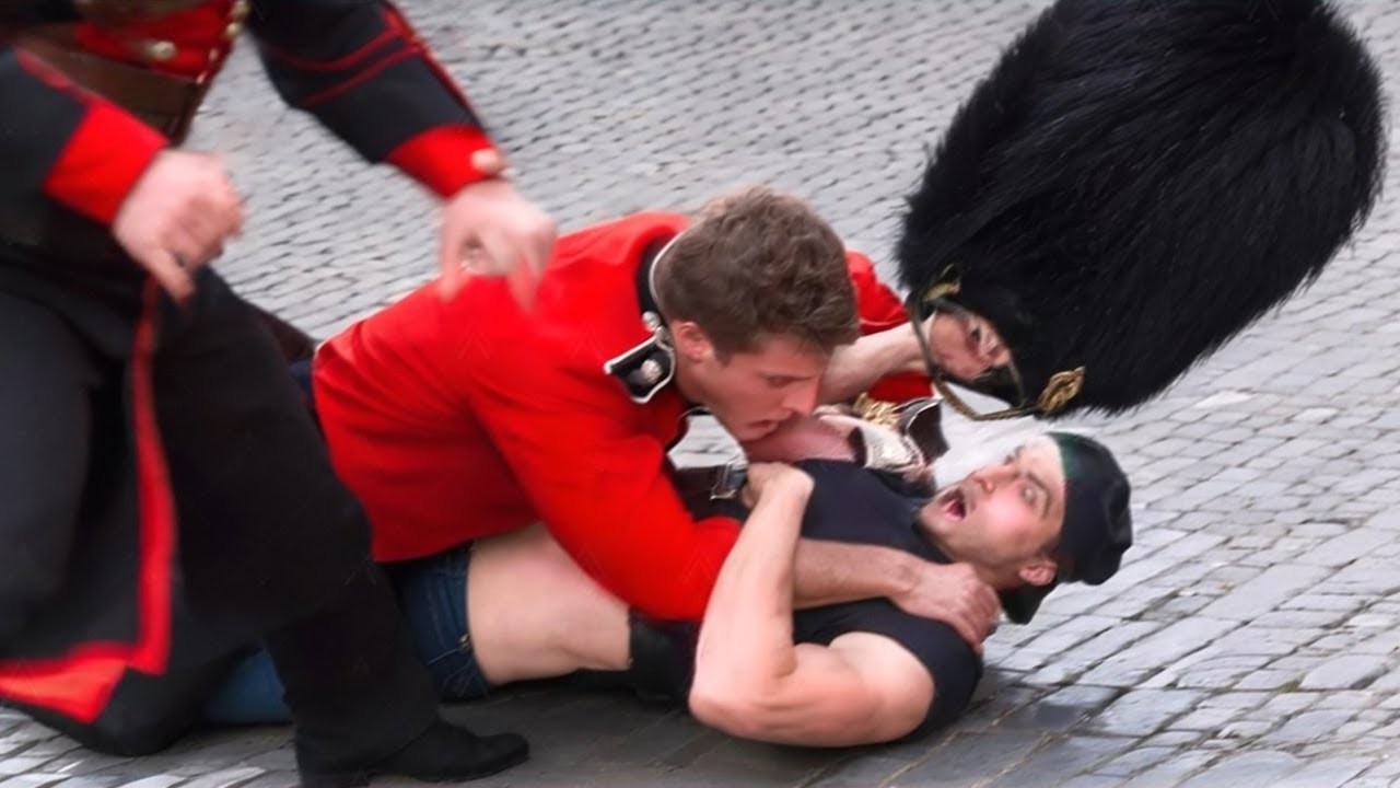 Warum du dich niemals mit einem Royal Guard anlegen solltest!