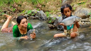 Amazing Top survival of mother and daughter- Catch many fish for cook +5food more videos