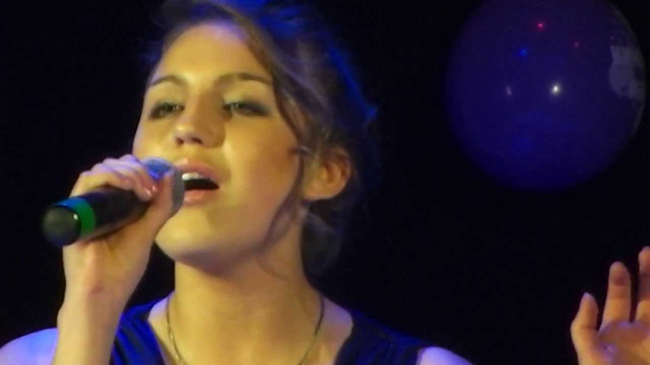 Поет - Анастасия Грошева ( 22.05.13 г. ) - YouTube