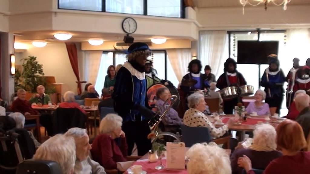 ZwartePietenBende - Sinterklaasje kom maar binnen met je knecht - De schutse A'dam - 4-12-2015